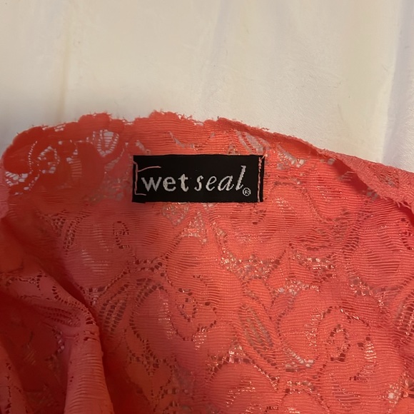 Pink lace halter top - Picture 5 of 6